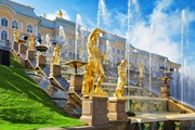 Сезон фонтанов в Петергофе продлится до 16 октября