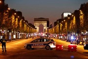 Власти Парижа просят туристов соблюдать осторожность