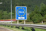 Италия временно введет паспортный и таможенный контроль на границах
