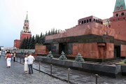 Мавзолей Ленина в Москве вновь открыт для посещения