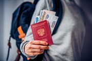 Приставы снимут запрет на выезд из России для бывших должников прямо в аэропорту