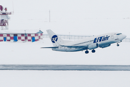 У российского самолета отказал двигатель через пять минут после взлета
